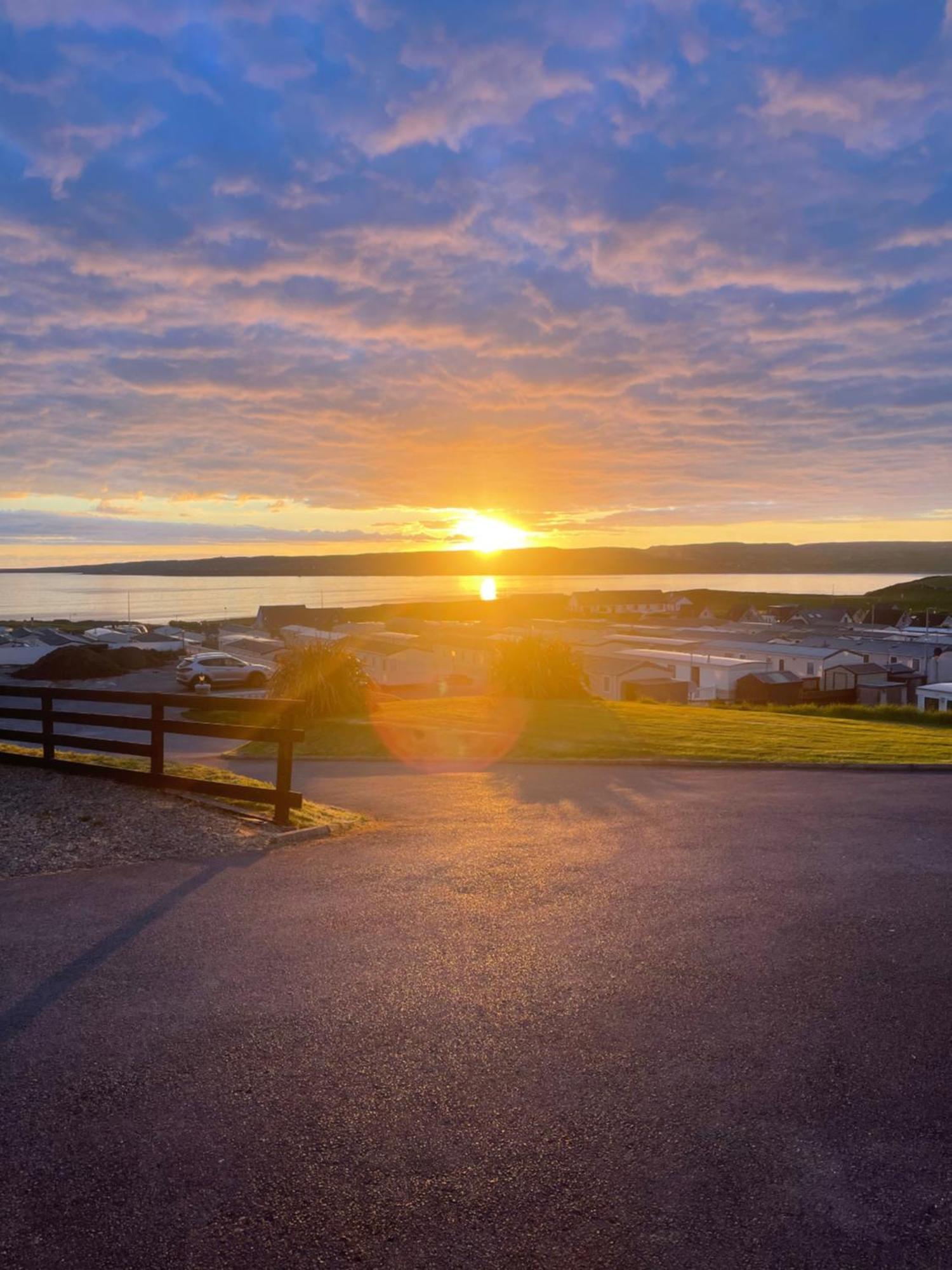 The View Bed & Breakfast Lahinch Bagian luar foto